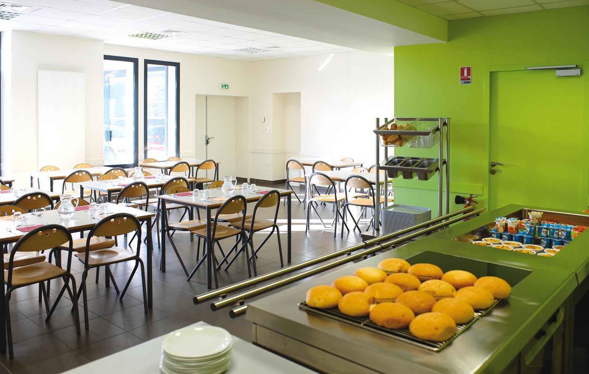 Jf Accueil & Formation Hotel Cholet Exterior photo