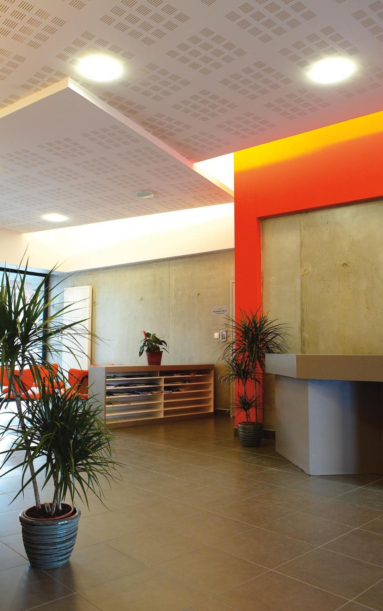 Jf Accueil & Formation Hotel Cholet Exterior photo